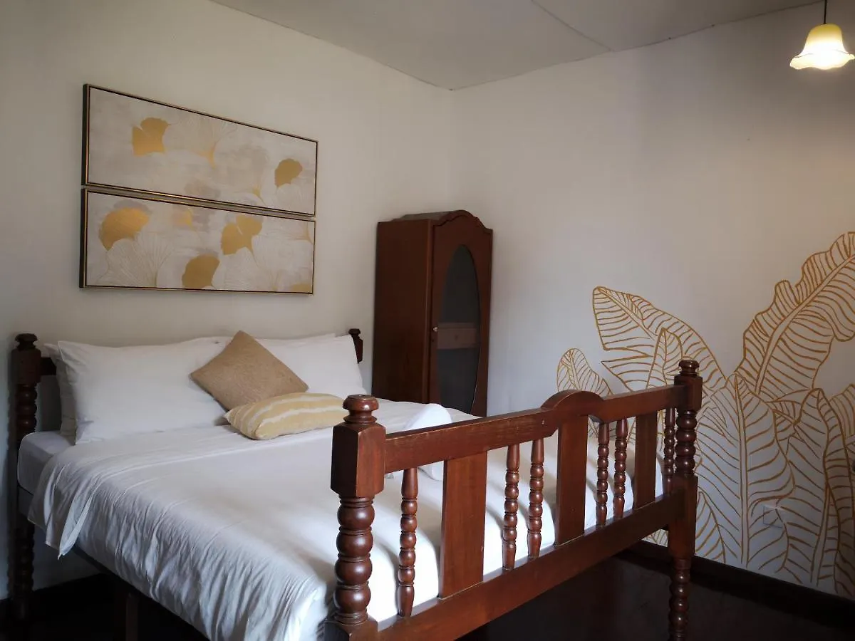 Guest house Heeren House By Redtarbus Hotel Malacca
