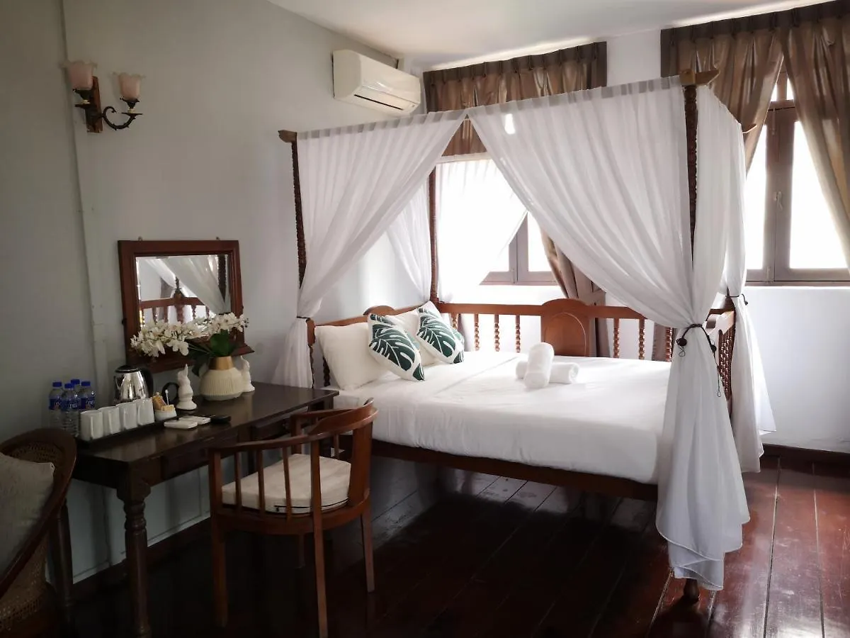 Heeren House By Redtarbus Hotel Malacca Guest house