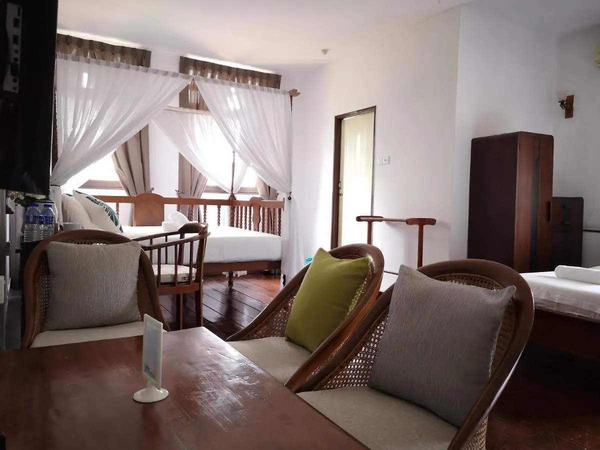 Guest house Heeren House By Redtarbus Hotel Malacca